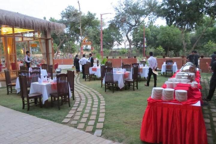 Dining Photos