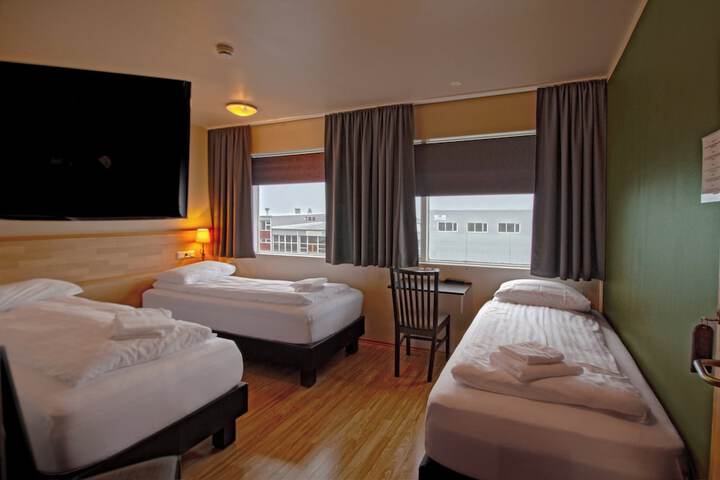 Room 25 of 72