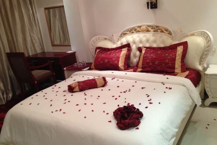 Room 2 of 26