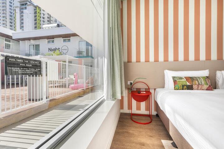 Room 53 of 156