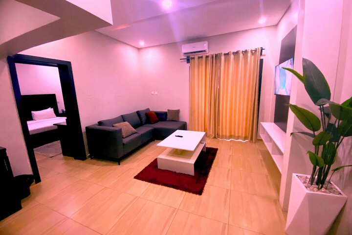Room 27 of 66