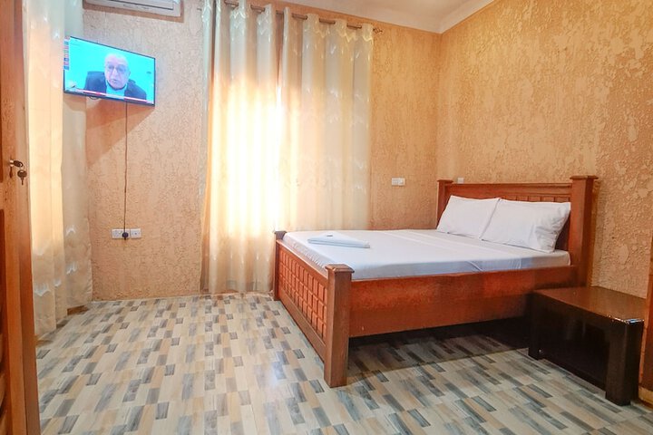 Room 6 of 49