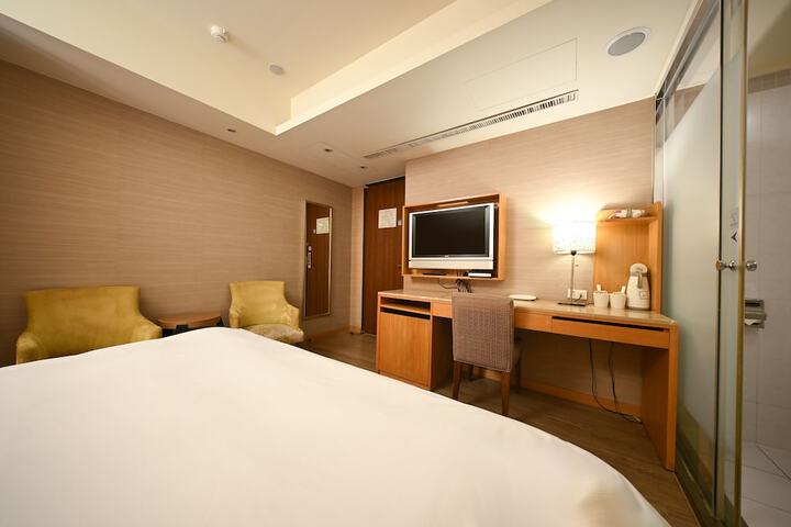 Room 32 of 120