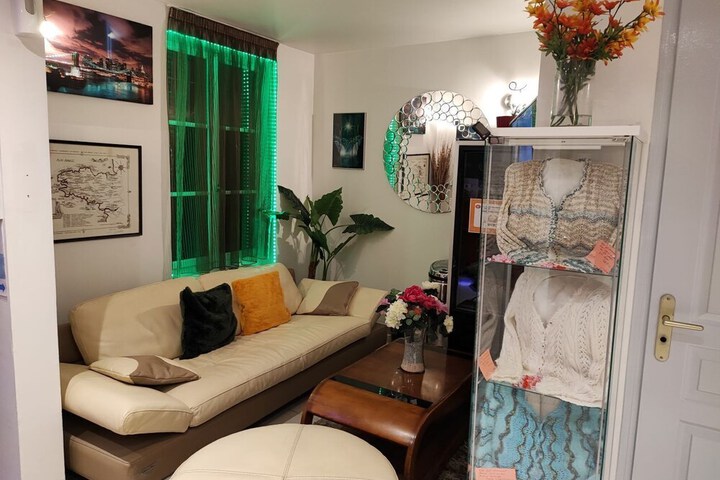 Room 13 of 40