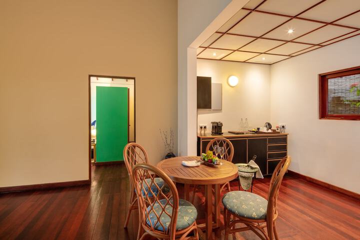 Room 51 of 149