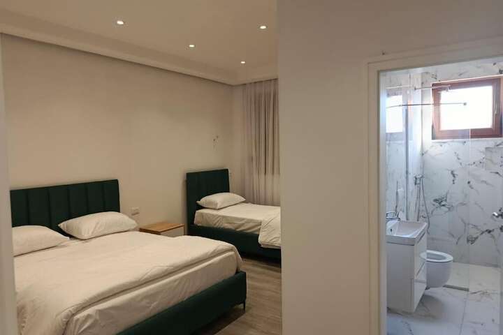 Room 10 of 13