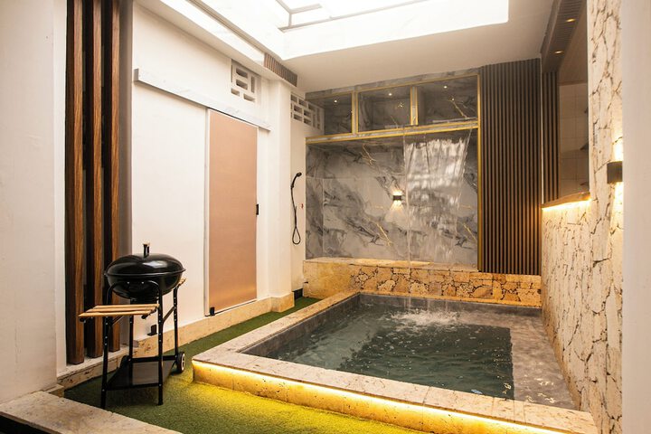 Pool 26 of 39