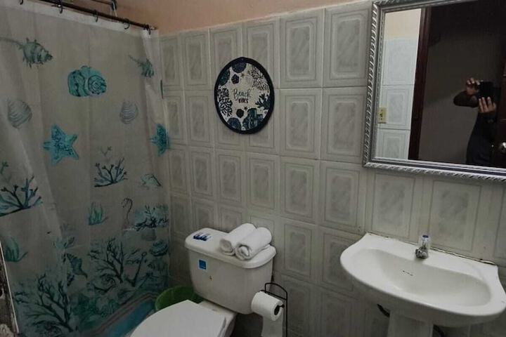 Room 33 of 38