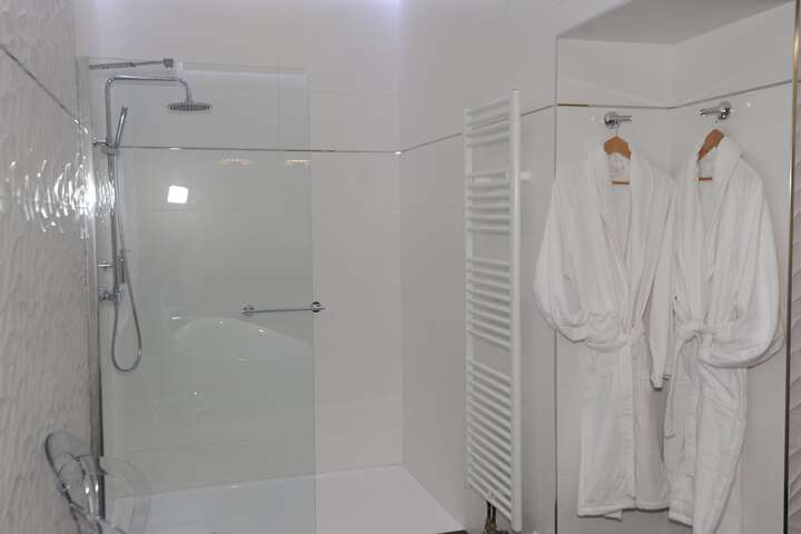 Room 25 of 53