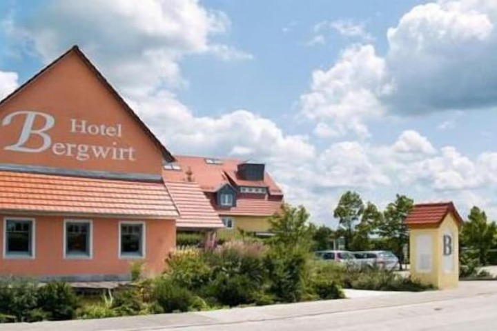 Hotel 65 of 66