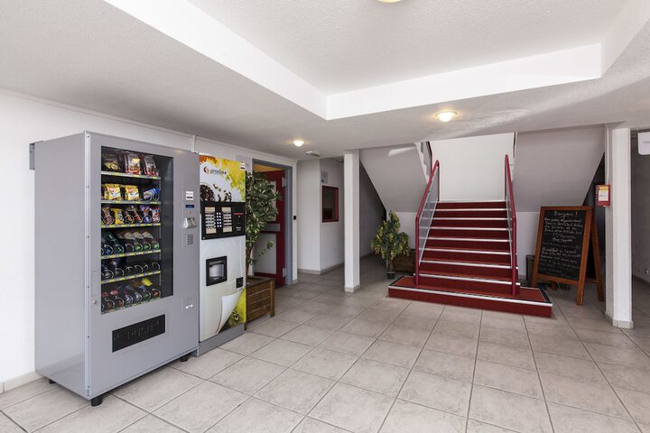 Entrance & Lobby