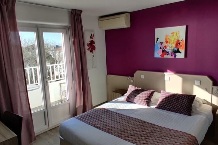 Room 6 of 50