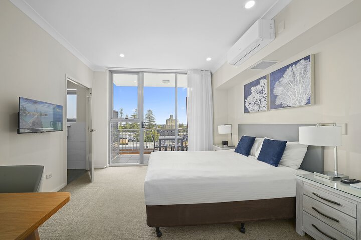 Room 3 of 28