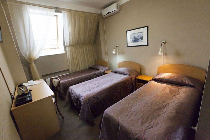 Room 5 of 25