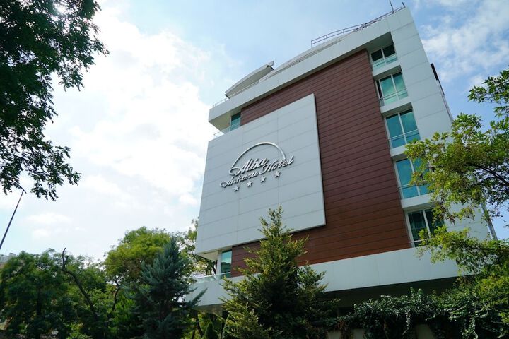 Hotel 44 of 47