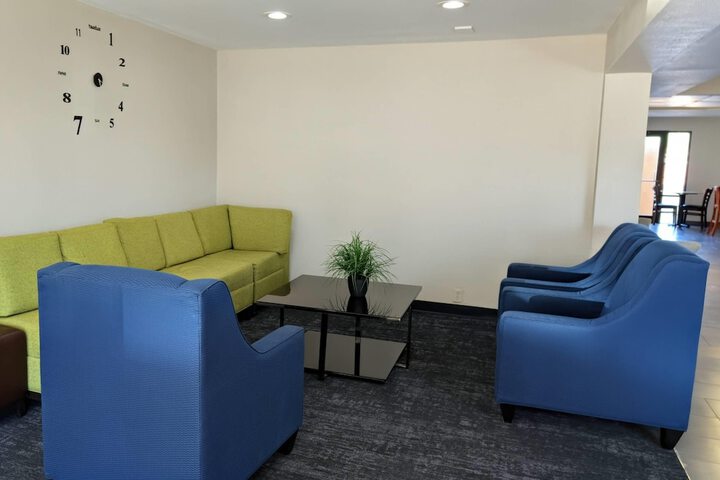 Entrance & Lobby