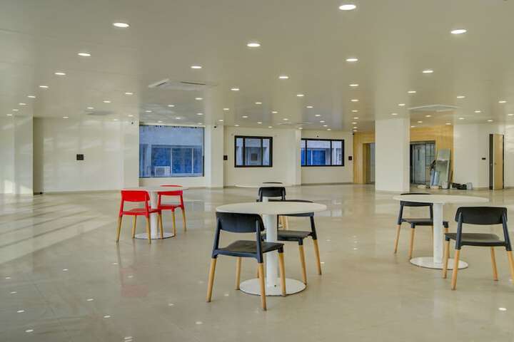 Ballroom/Hall 21 of 27