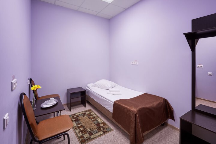 Room 3 of 49