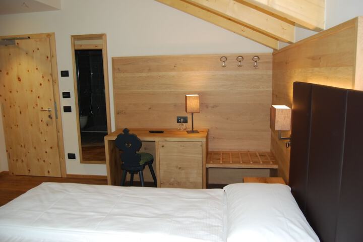 Room 17 of 87