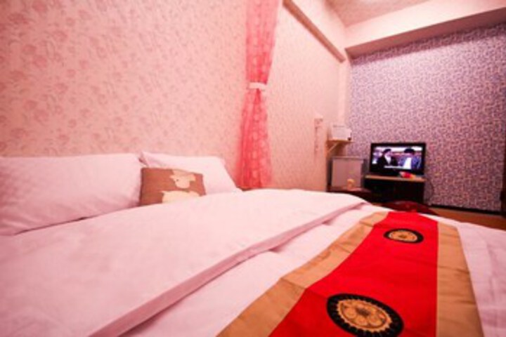 Room 14 of 16