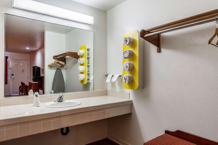 Motel 6 Stockton CA - East