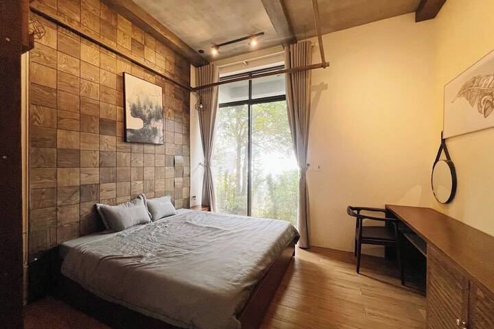 Room 47 of 80