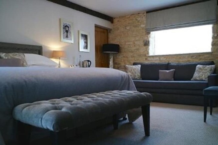 Room 14 of 50