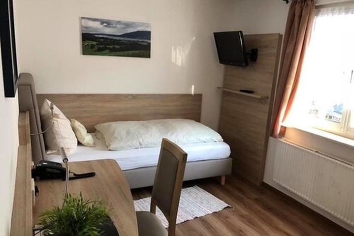 Room 19 of 65
