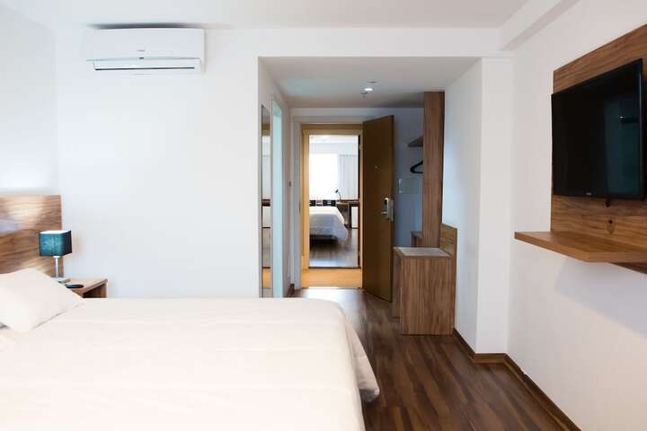 Room 13 of 70