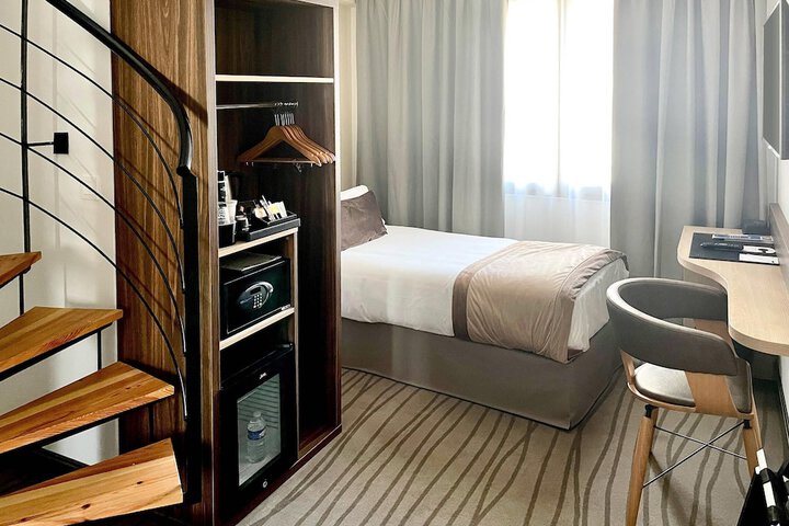 Room 17 of 48