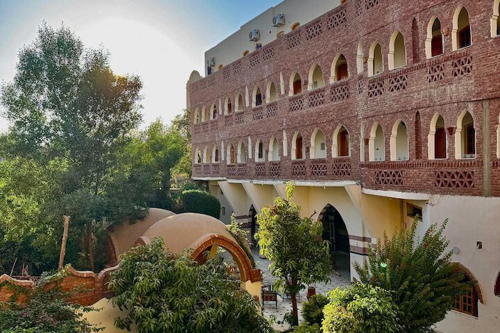 Hotel Exterior 41 of 41