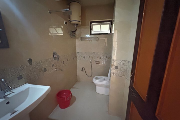 Room 30 of 40