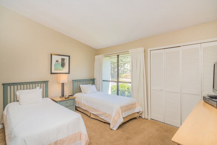 Room 40 of 270