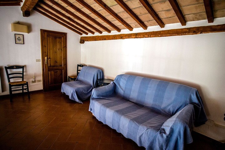 Room 13 of 143