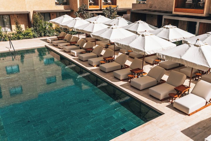 Pool 80 of 144