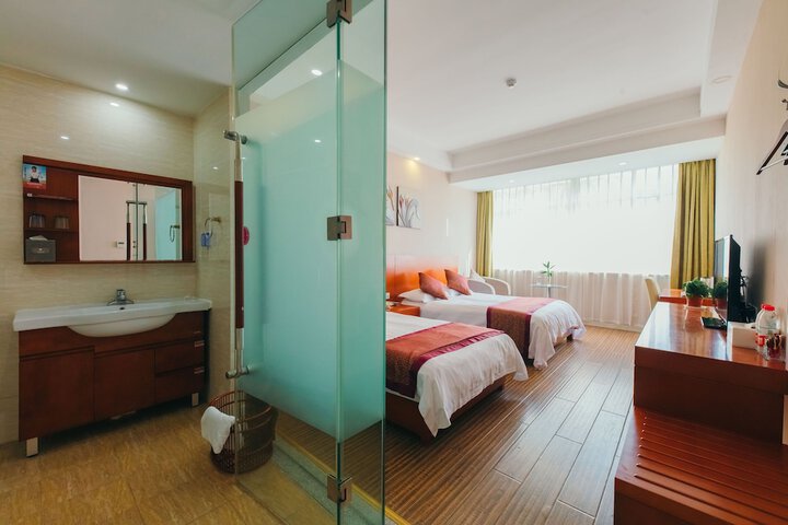 Room 77 of 107
