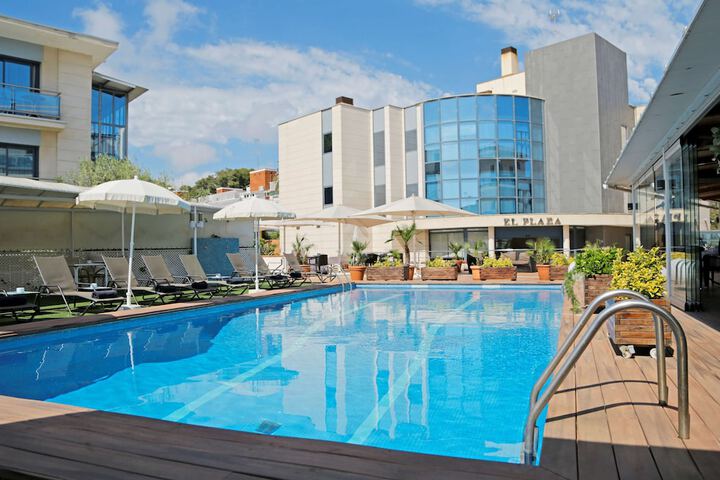 Pools & Facilities