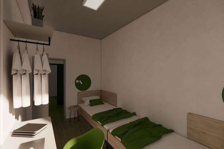 Room 6 of 12