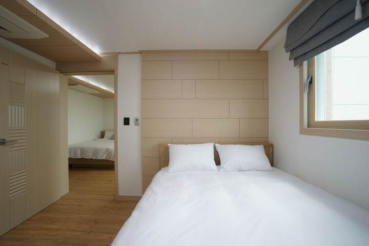 Room 10 of 26