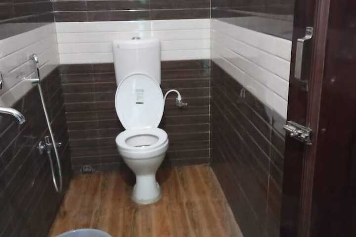 Room 10 of 15