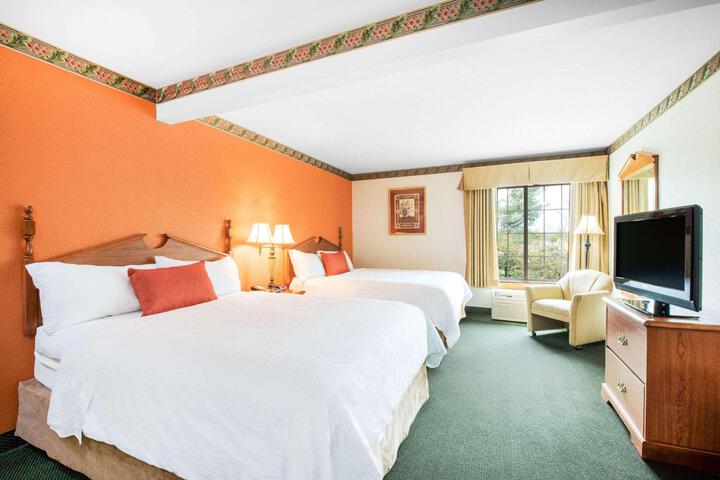 1 King Bed (9 of 13)