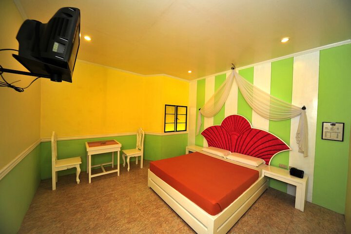 Room 3 of 45