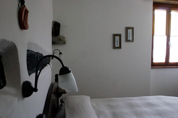 Room 3 of 34