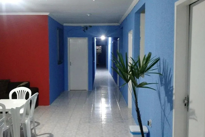 Room 13 of 16