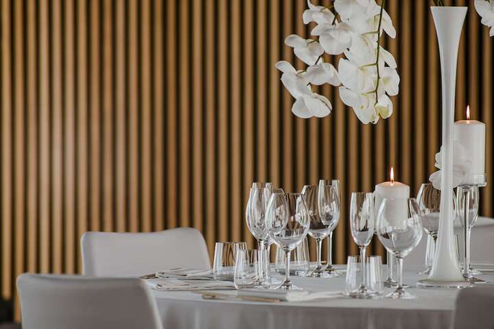Ballroom/Hall 85 of 109