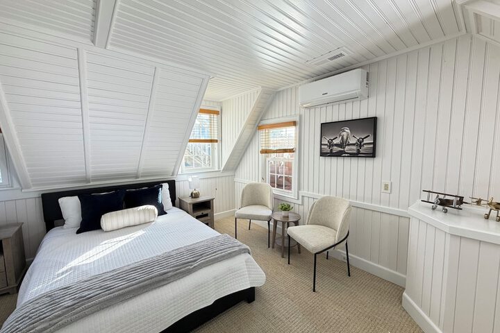 Room 4 of 24