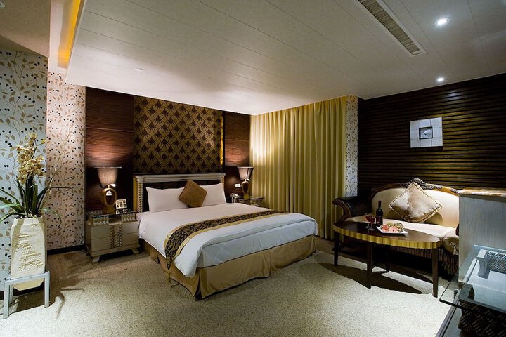 Room 2 of 54
