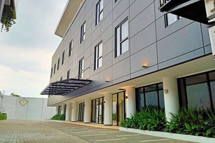 Hotel Youstay Semarang by Sinergi