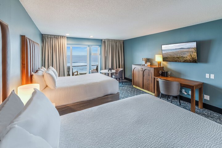 Room 102 of 220