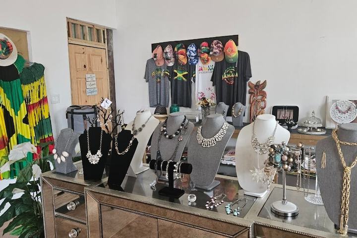 Gift Shop 15 of 17